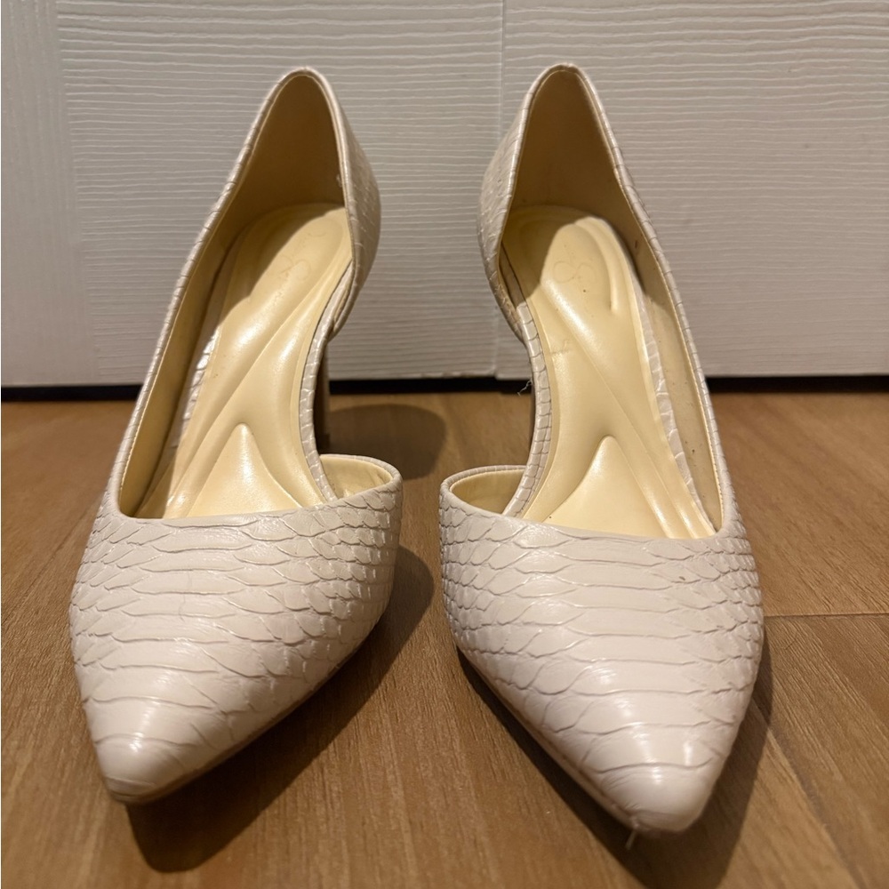 Jessica Simpson Cream Textured Women's Pumps